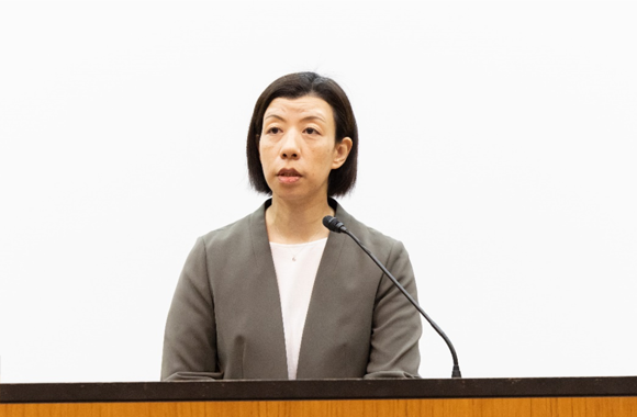 来賓挨拶 坂下 鈴鹿 様(文部科学省 振興企画課長)